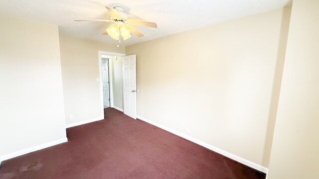 Building Photo - CENTER TOWNSHIP 3 BEDROOM HALF DUPLEX AVAILABLE NOW!