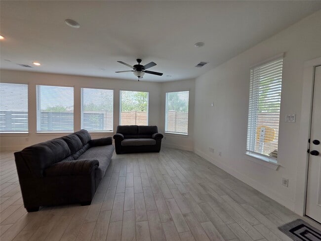 Building Photo - 18710 Colorado River Ln