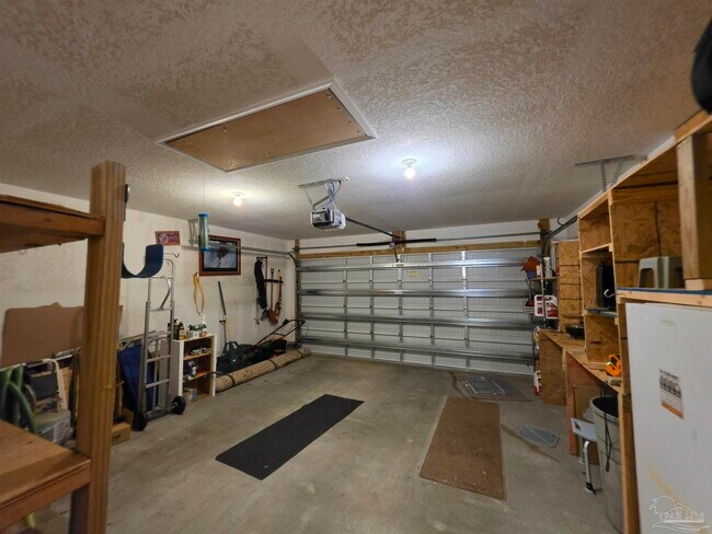 Building Photo - 5165 Peach Dr