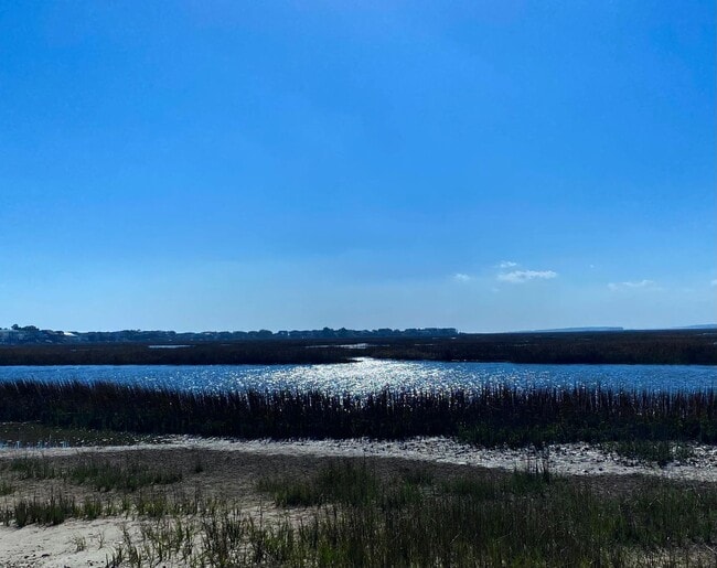 Building Photo - ***MOVE-IN SPECIAL*** $500 OFF OF YOUR FIRST MONTH'S RENT AND APPLICATION FEES WAIVED UPON APPROV...