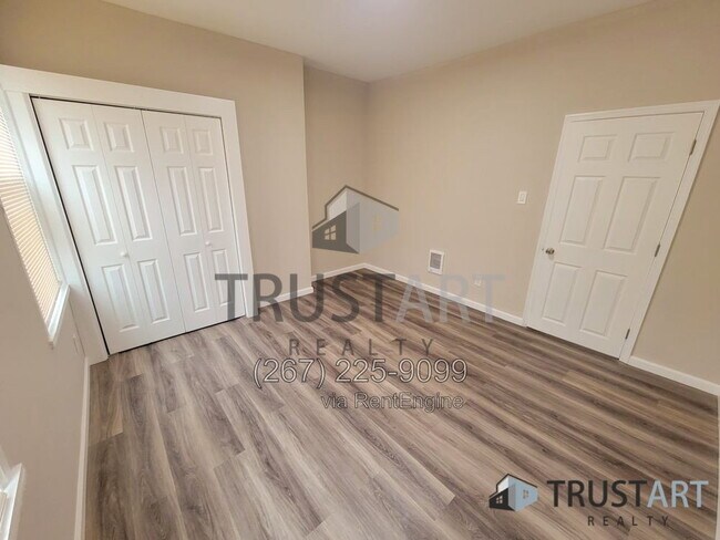 Building Photo - 2538 N Gratz St