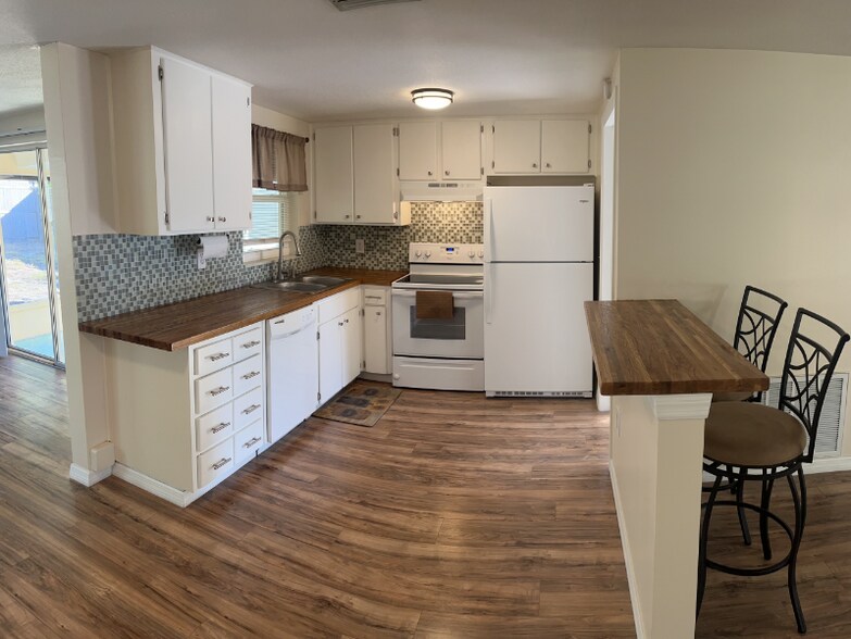 Building Photo - 10702 Laburnum Dr