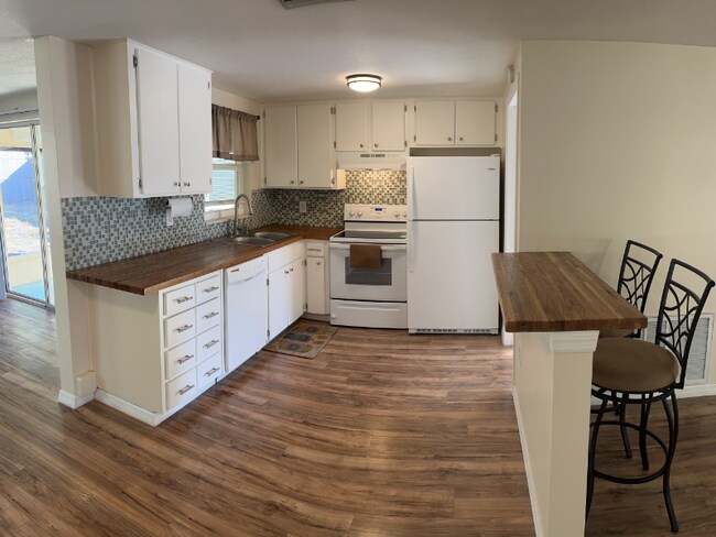 Building Photo - 10702 Laburnum Dr