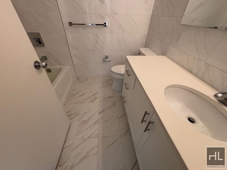 Building Photo - West 87th Street