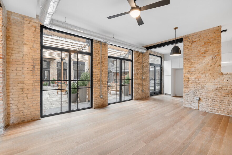Building Photo - 1810 N Wells St