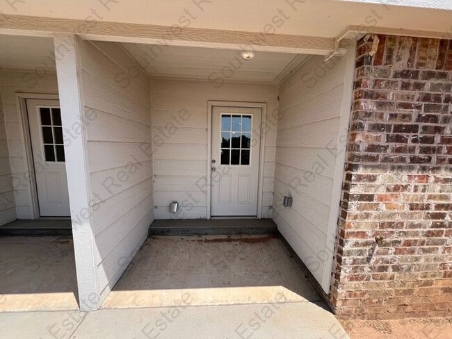 Building Photo - Brand New 2 bedroom 2 bath Duplex- ALL BIL...