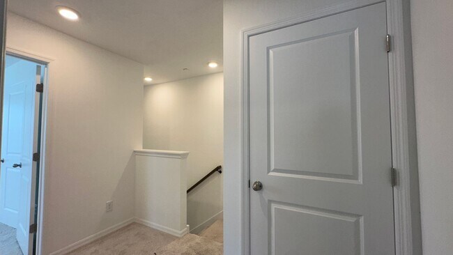 Building Photo - 8454 Sperry St