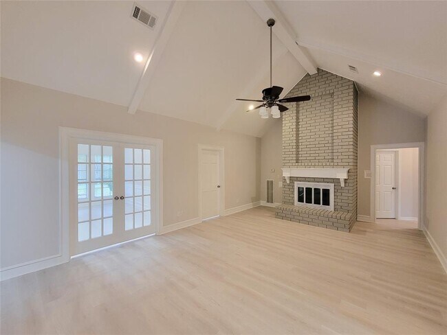 Building Photo - 12910 Golden Rainbow Dr
