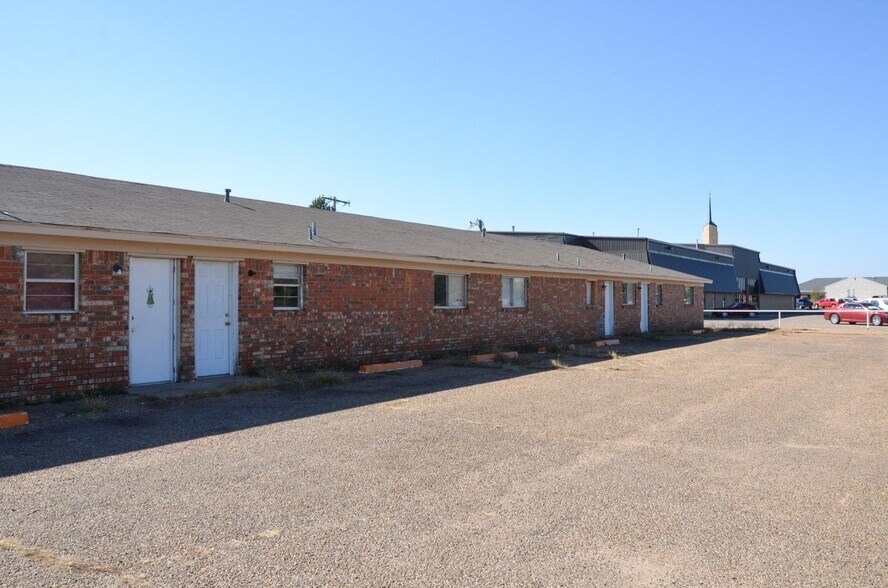 Building Photo - 1725 E 1st St