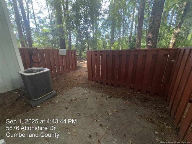 Building Photo - 5876 Aftonshire Dr