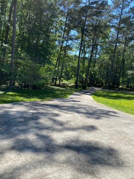 Building Photo - 3300 Evans Mill Rd