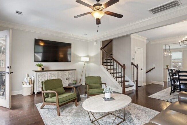 Building Photo - Beautiful Townhouse in Berry Farms!
