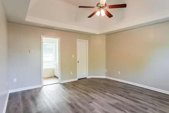 Building Photo - 900 Terrace Mill Dr