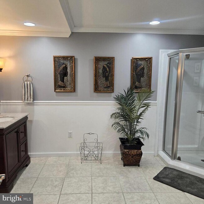 Building Photo - 3 Hillfield Ave