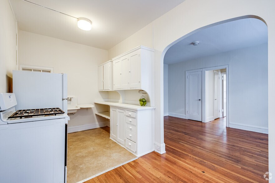 2222 Harriet - 1BR, 1BA - 600SF - Unit 1 Kitchen, Dining, Living Room - 2222 Harriet