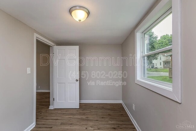 Building Photo - 4604 Glenshade Ave