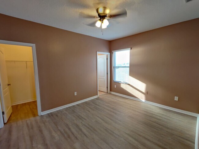 Building Photo - 7801 Seafield Ln