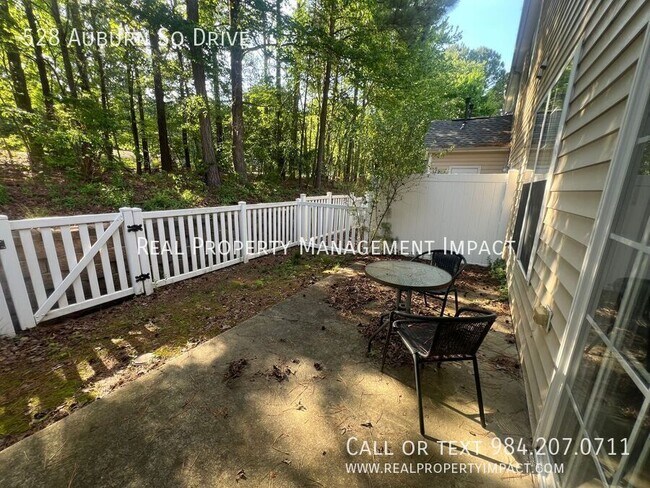 Building Photo - 528 Auburn Square Dr