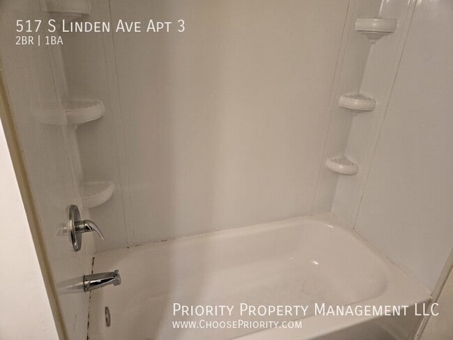 Building Photo - 517 S Linden Ave
