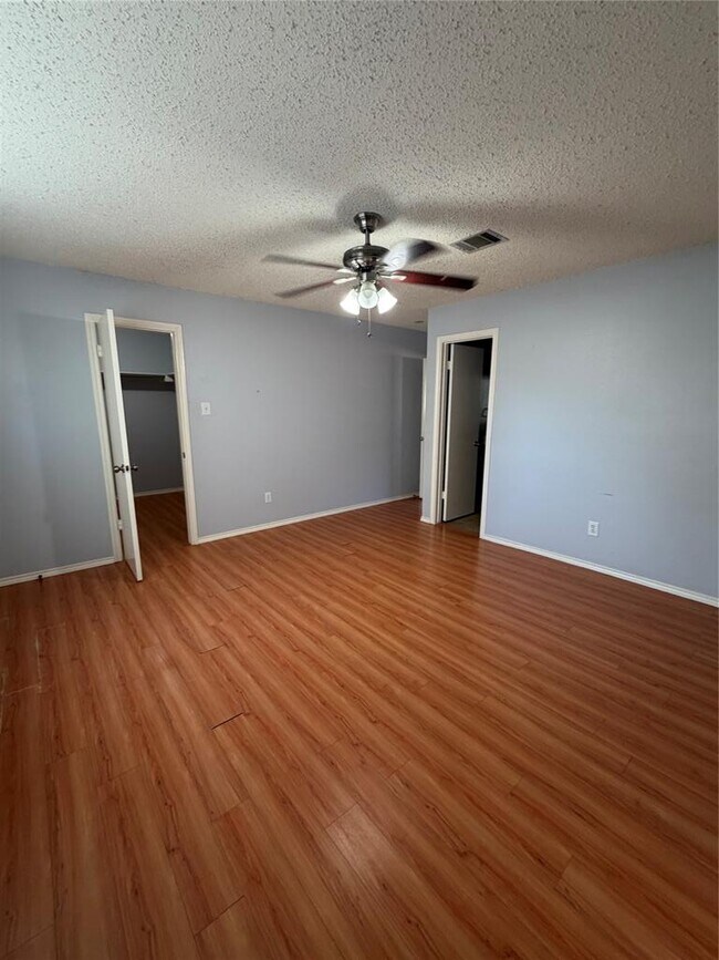Building Photo - 3207 Settlement Dr