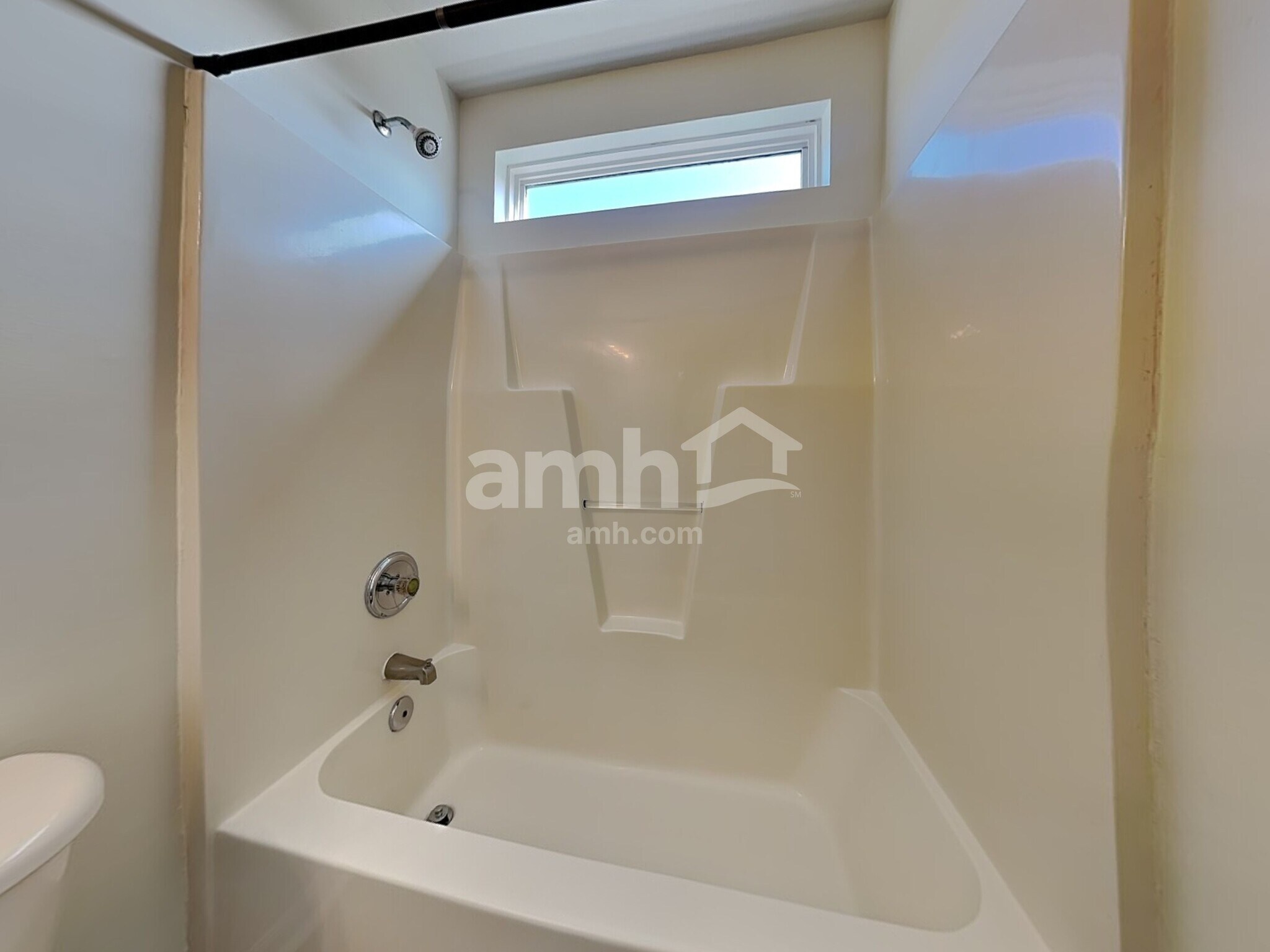 Building Photo - 133 Milroy Ln