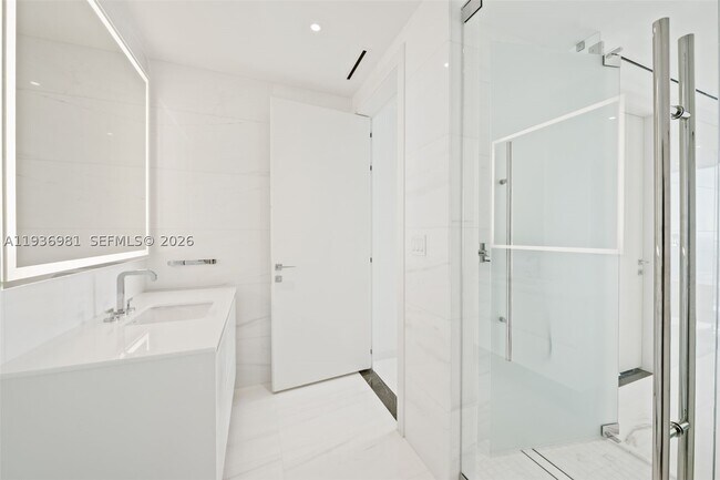 Building Photo - 300 Biscayne Blvd