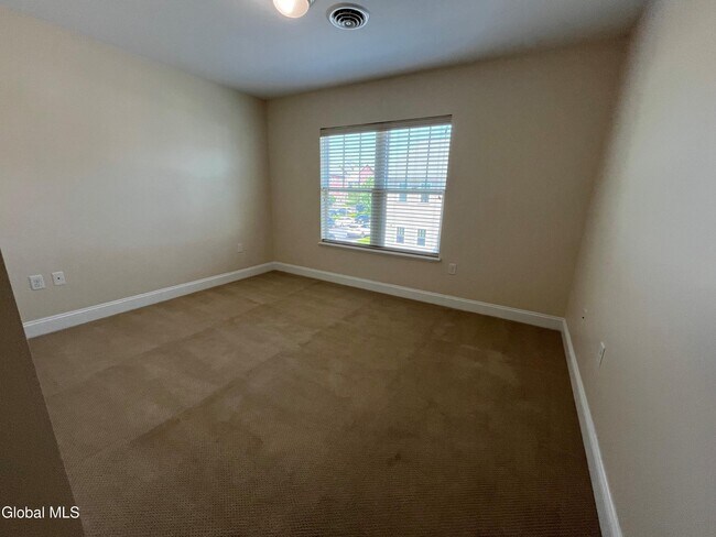 Building Photo - 60 Weibel Ave