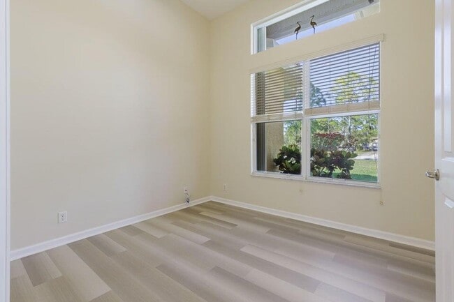 Building Photo - 14716 82nd St N