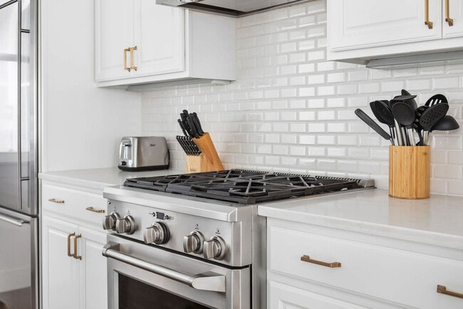 Building Photo - 80 East Royal Fern Way