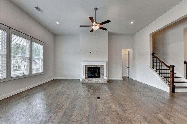 Building Photo - 3695 Andover St