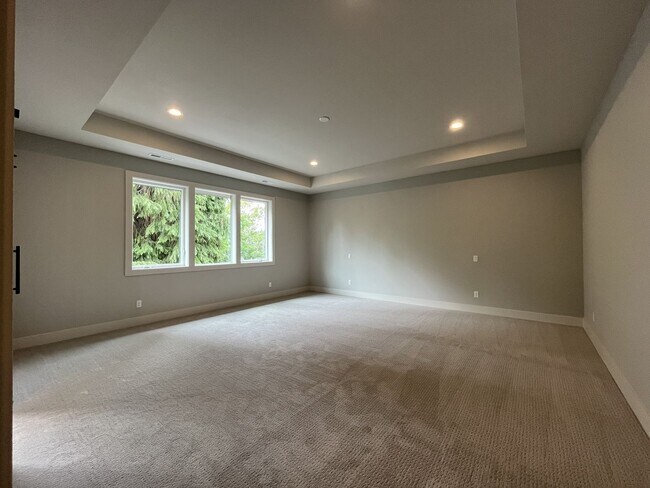Building Photo - 17402 NW Lone Rock Dr