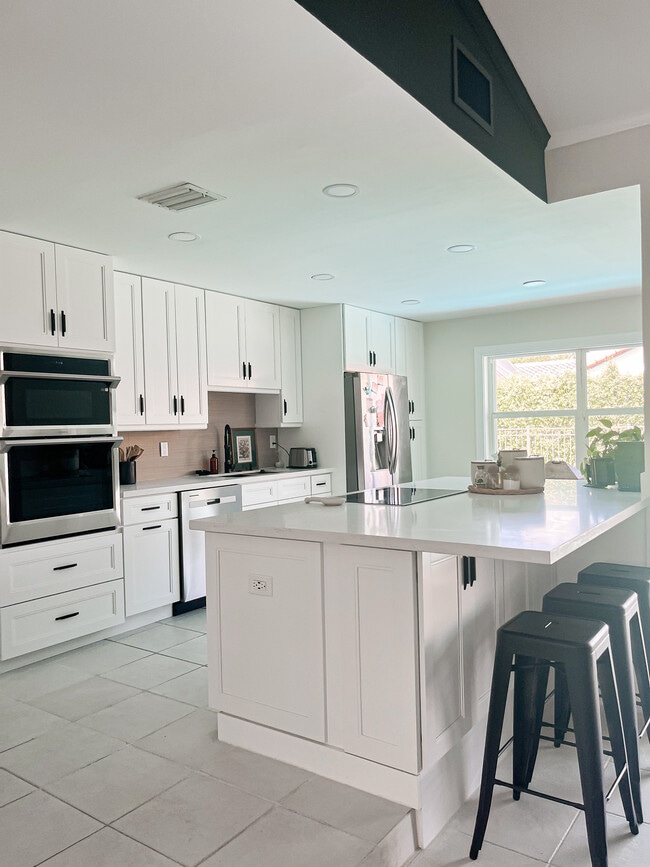 Building Photo - 7836 Sunflower Dr