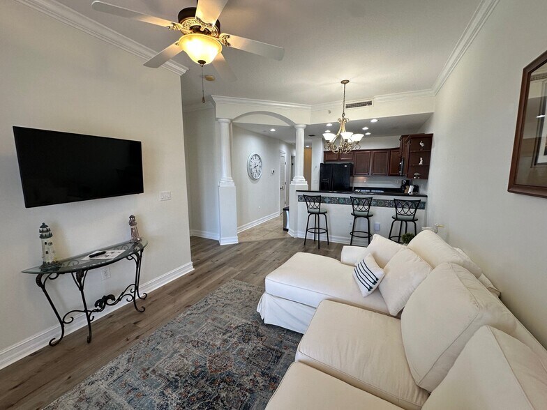 Building Photo - 13941 Clubhouse Dr