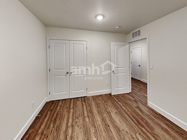 Building Photo - 299 Cape Seville Pl