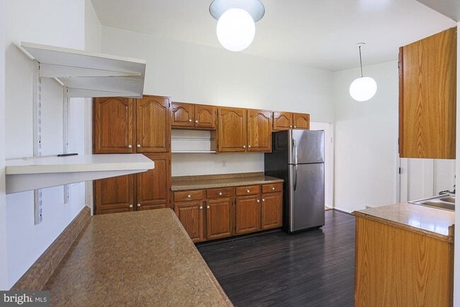 Building Photo - 2421 Lightfoot Dr