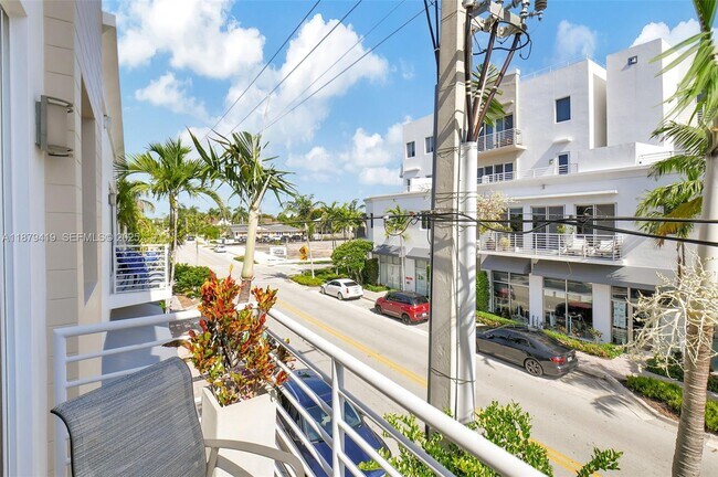 Building Photo - 110 SE 2nd St