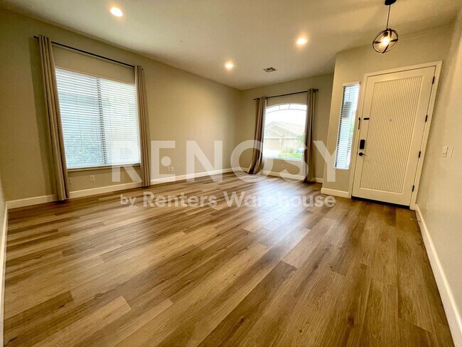 Building Photo - 637 W Citrus Way