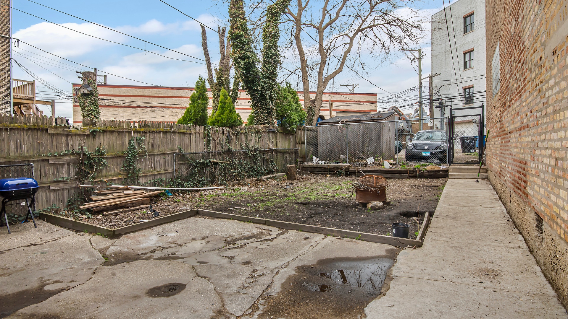 Building Photo - 1472 W Webster Ave