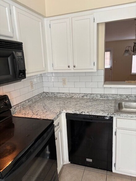 Building Photo - 2420 Stadium Dr