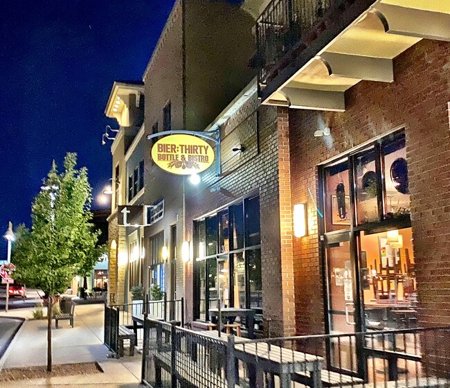 Building Photo - 2174 E Mendota Dr