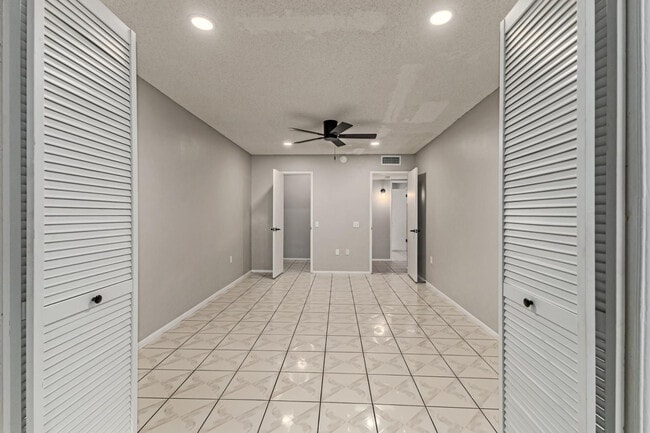 Building Photo - 13066 N 100th Dr