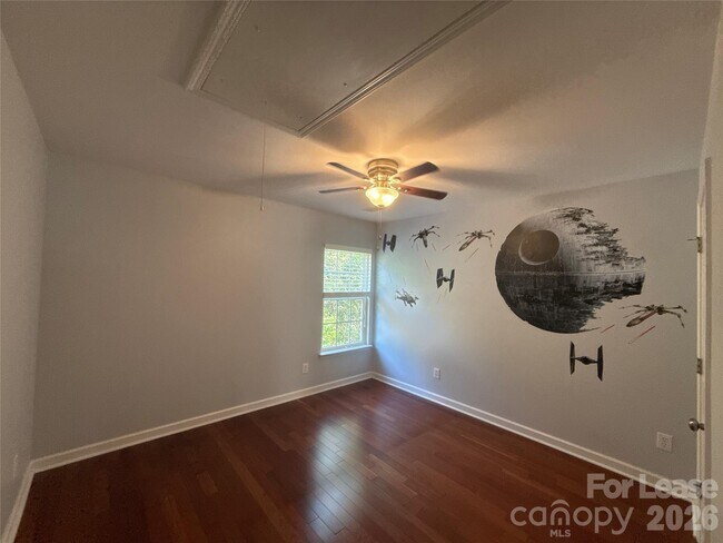 Building Photo - 2413 Merryvale Way