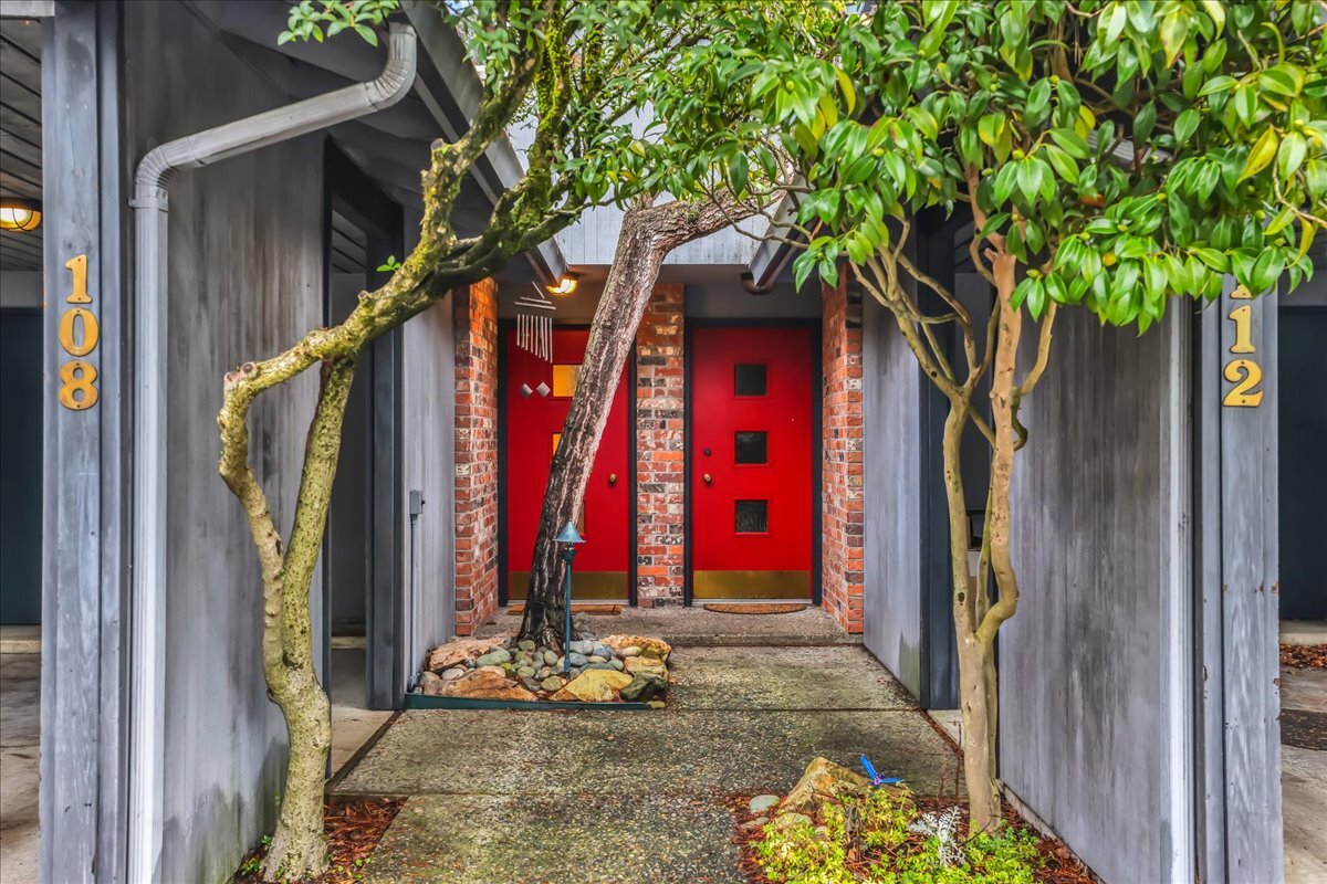 Building Photo - 108 108th Ave SE