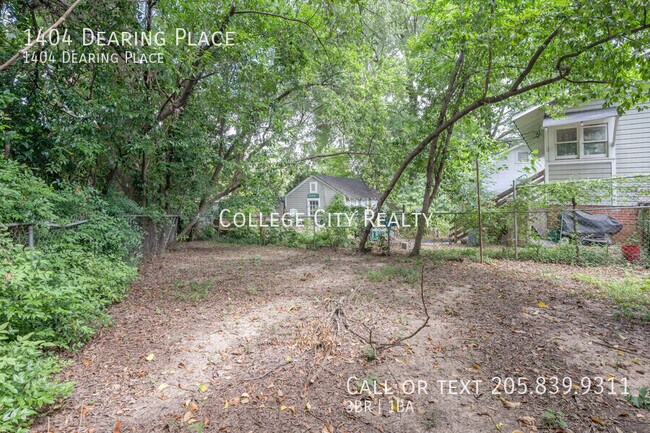 Building Photo - 1404 Dearing Pl