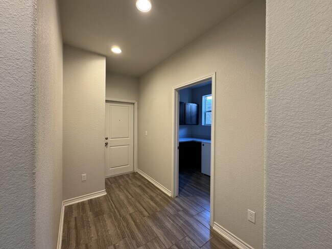 Building Photo - 8142 Luz de Luna St