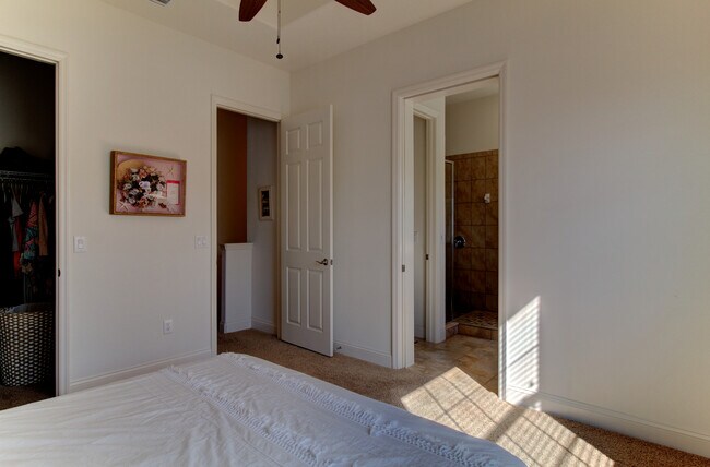 Building Photo - 7233 101st Ln