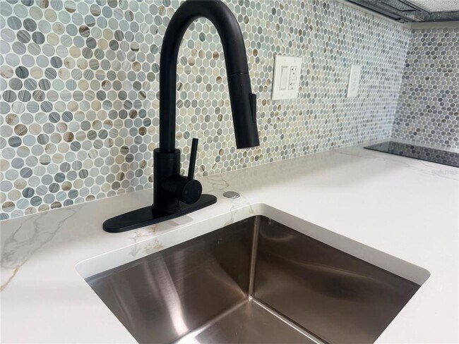 Building Photo - 1593 Diamond Loop Dr