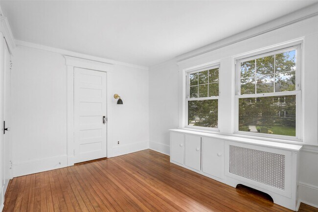 Building Photo - 32 Stuyvesant Ave