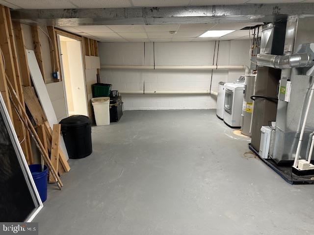 Building Photo - 1001 Roundhouse Ct