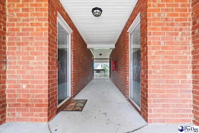 Building Photo - 529 3rd Loop Rd